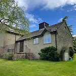 Nethercote Cottage, Kingsize Bed, Seven Springs Cottages